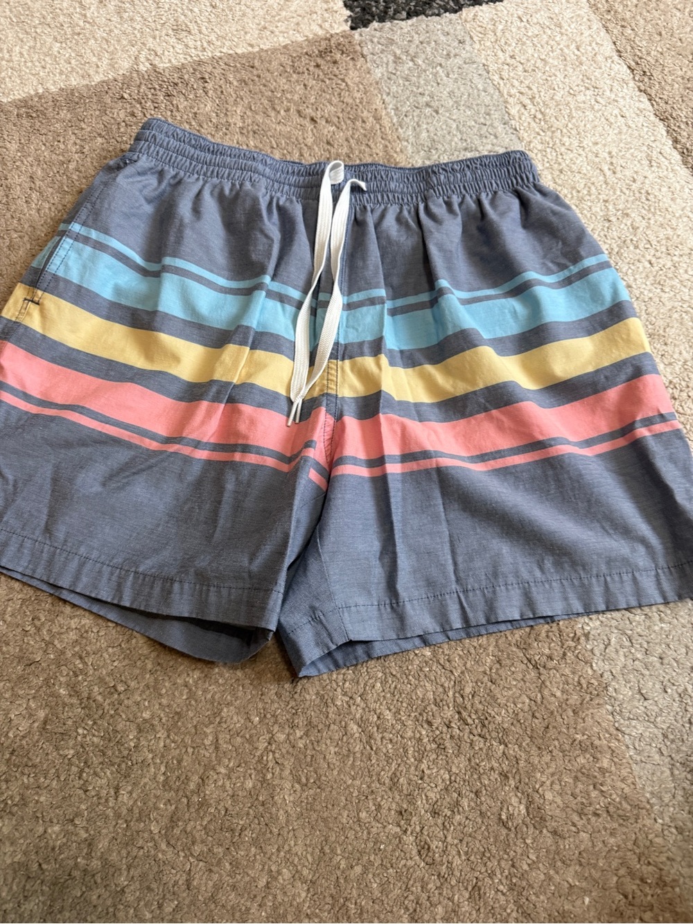 Chubbies Men's The Retro Gray Classic Swim Trunks Lined 5.5” inseam Shorts - LG